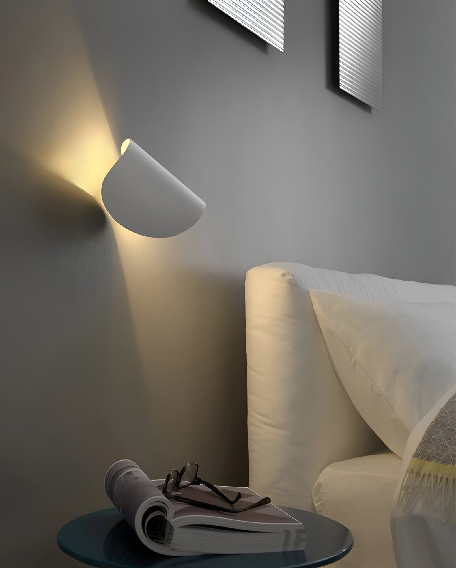 Applique Murale Twister – Lampe Murale Métallique Rotative avec Design Courbé