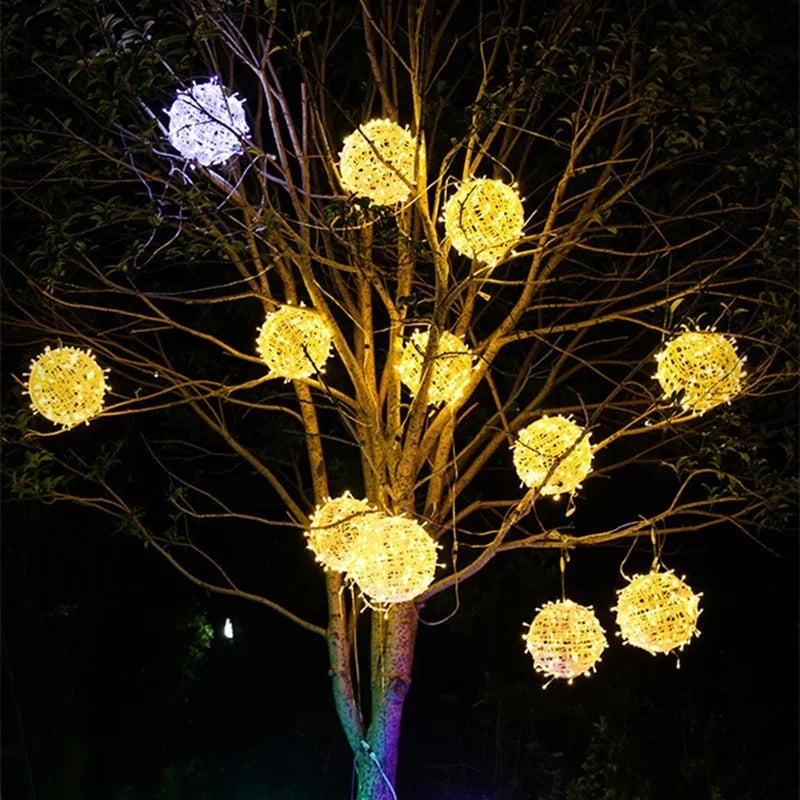 Guirlandes Lumineuses en Rotin Sphère pour Décorations Festives et Élégantes