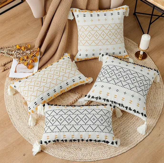 Housse de Coussin Boho à Franges – Avec Pompons