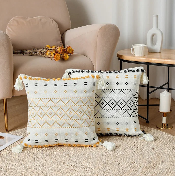 Housse de Coussin Boho à Franges – Avec Pompons